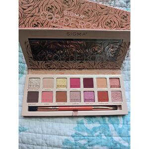 NIB Sigma Beauty Cor-De-Rosa 14 Pan Eyeshadow Palette w/Duel Ended Brush